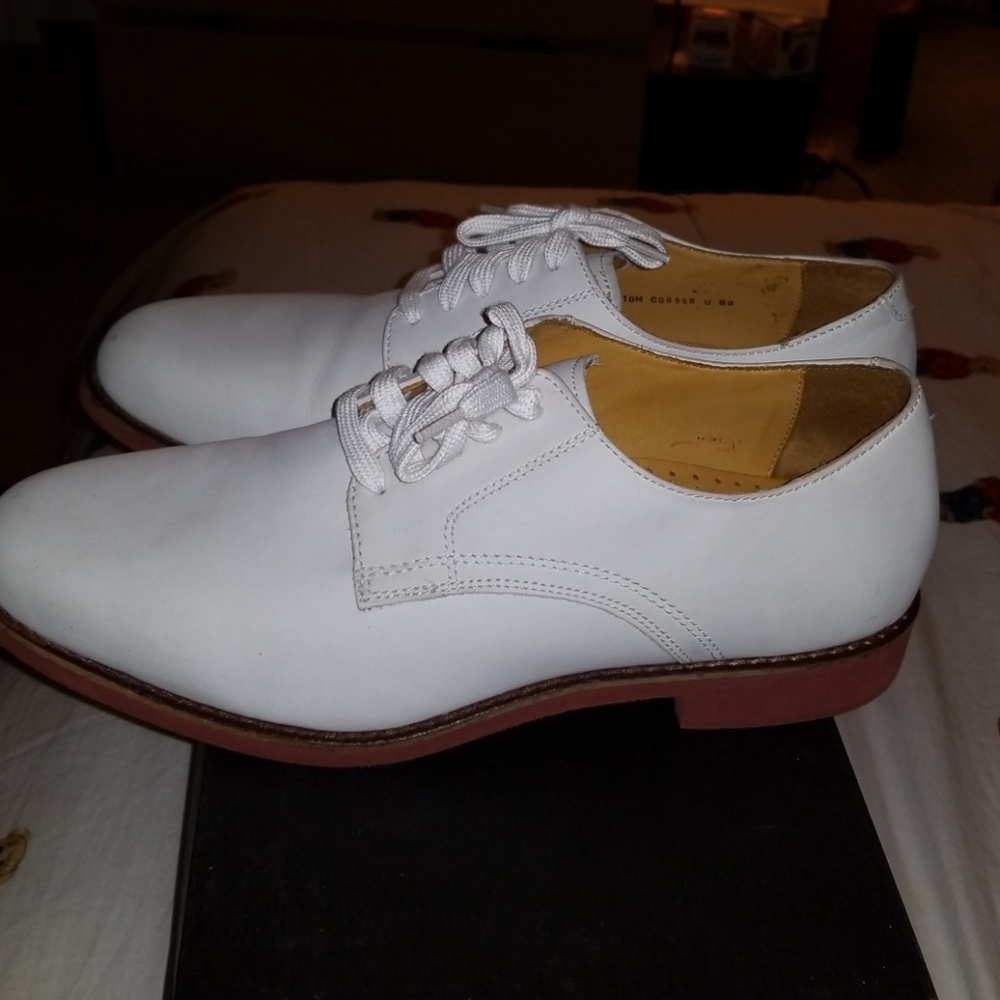 Shoes - Picture 5 of 8